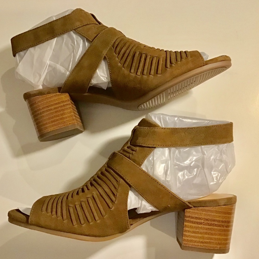Bella Vita Finley Suede Sandals